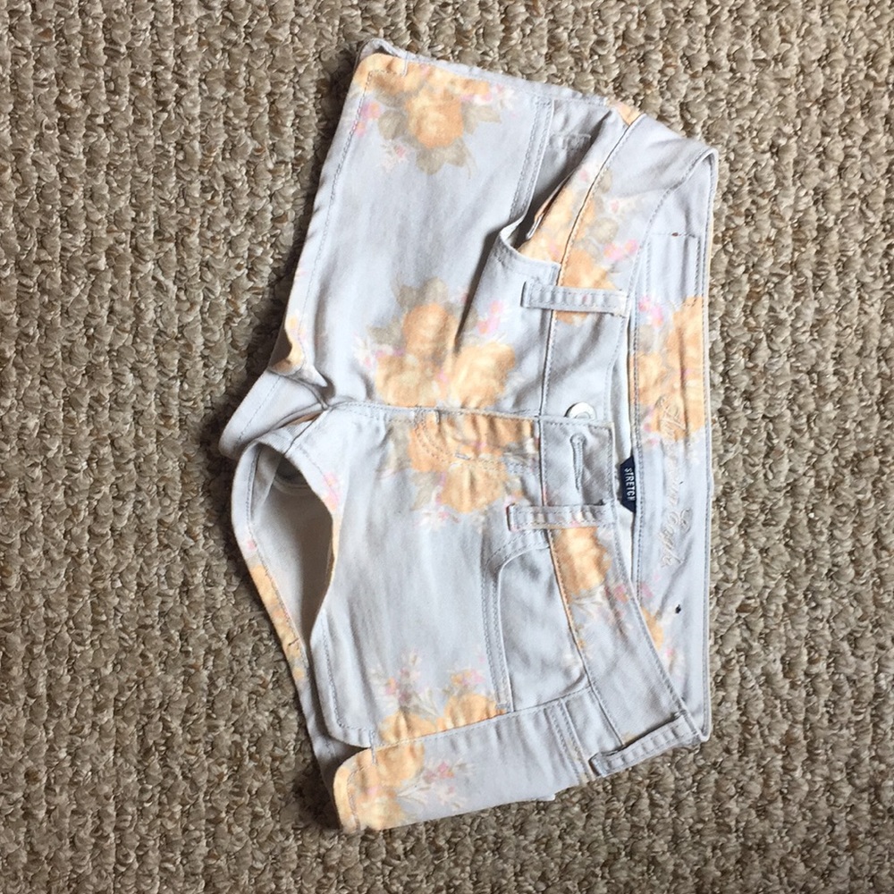 AMERICAN EAGLE FLORAL VINTAGE SHORTS